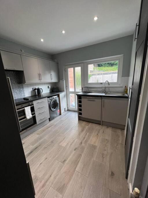 Apartamento Superb Three Bed Garnant Duplex! Exterior foto